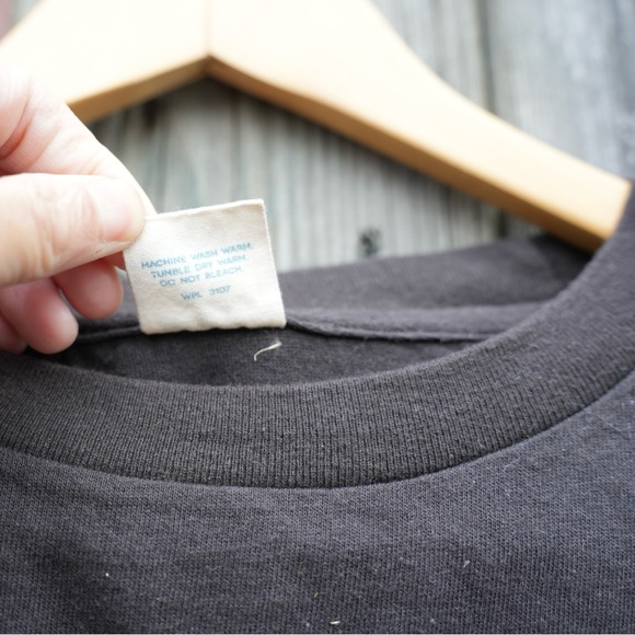 RIHANNA SMOKING GRAPHIC TEE. Medium 38-40 - Picture 5 of 10